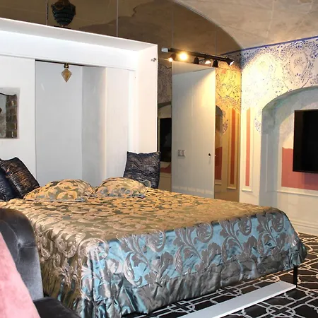 شقة Ancient Apartments, Historical Building, Reformers' House, Old Town *